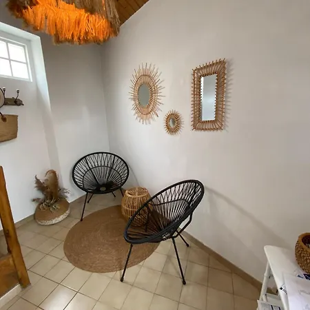 Cosy A Fouras: 1 Chambre, Proche Commerces Et Plages, Wifi, Tv, Cuisine Equipee - Fr-1-709-70 * Fouras
